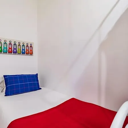 Duque 2br Flat At Historical Chiado Daire